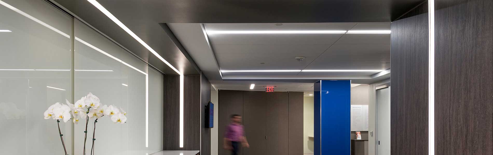 نور خطی اجرا شده در اداره