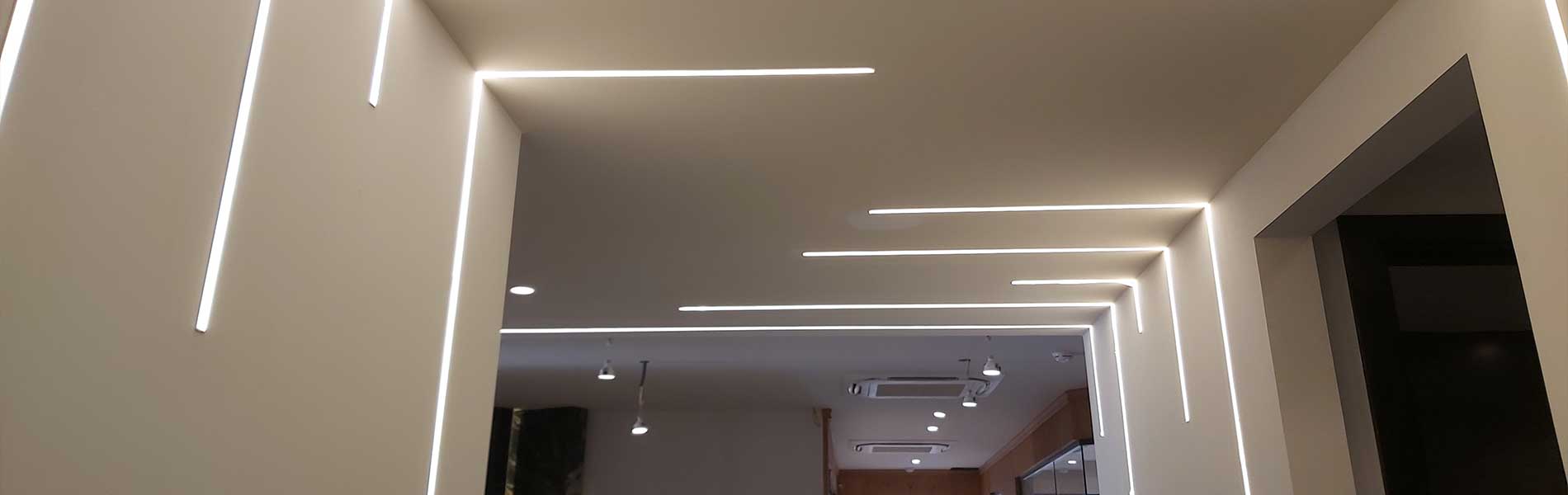 نور خطی اجرا شده دیوار به سقف